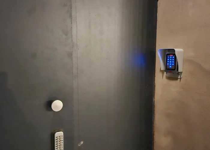 Fresh And Cosy One Separate Bedroom *